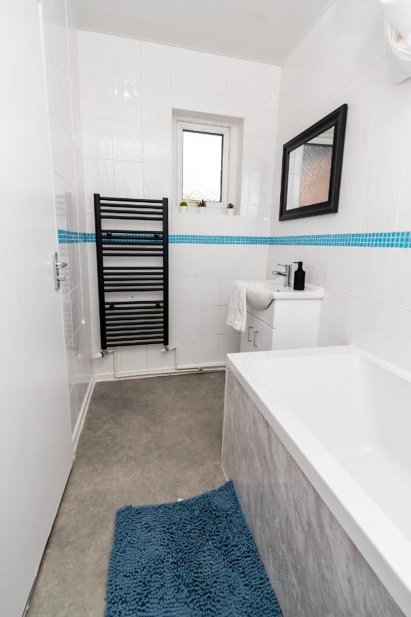 Greenbourne - 4 Bedrooms Sleeps 8 Free Parking Gateshead Eksteriør bilde